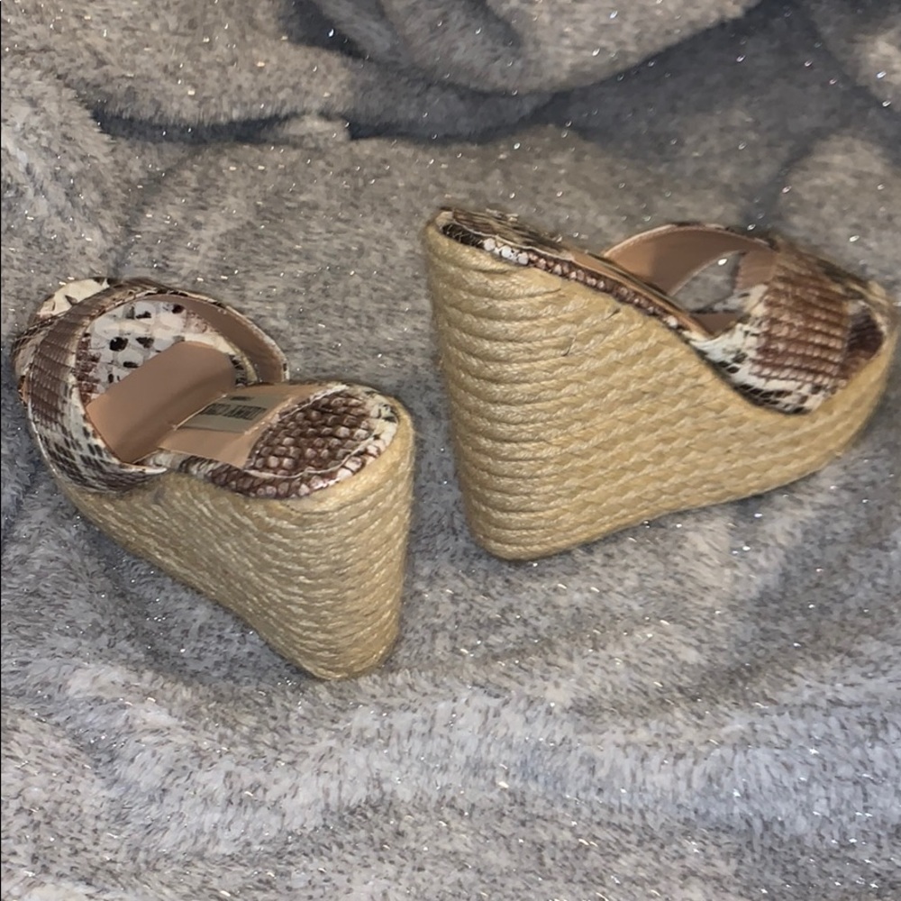 Sandals - Picture 4 of 4